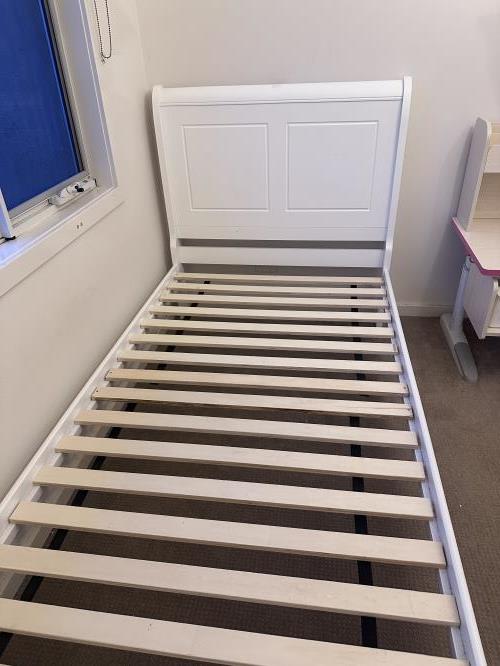 Second-hand King Single Bed Frame - Photo 2)