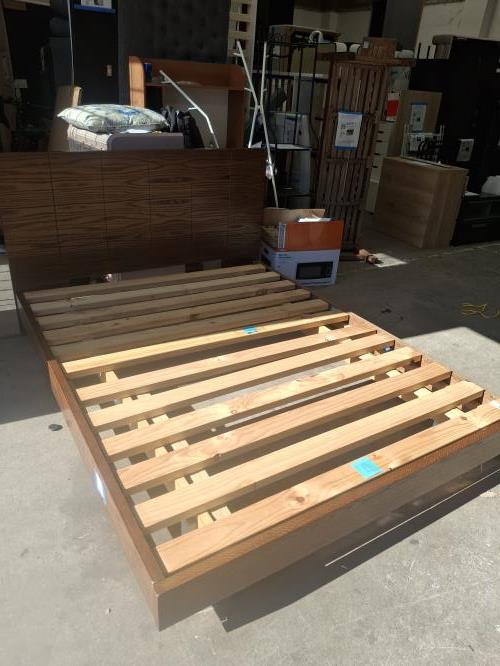 Second-hand Queen Size Bed Frame - Photo 2)