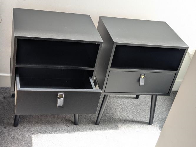 Second-hand Set of 2 Bedside Tables - Photo 2)