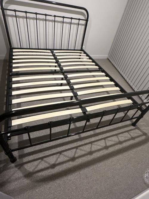 Second-hand Queen Size Bed Frame - Photo 2)