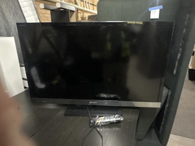 Second-hand 46 Inch Sony TV - Photo 2)