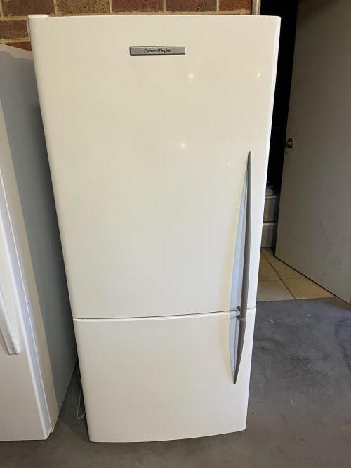 Second-hand Fisher & Paykel 404L Bottom Mount Fridge - Photo 2)