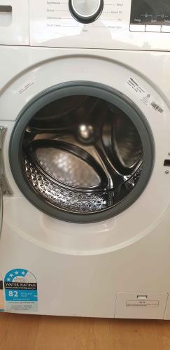 Second-hand Hisense 8kg Front Load Washing Machine - Photo 28)