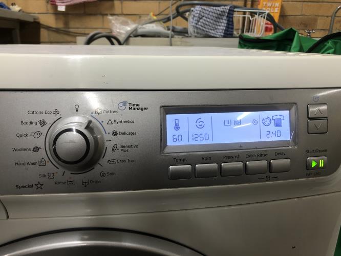 Second-hand Electrolux 8kg Front Load Washing Machine - Photo 3)