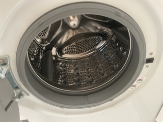 Second-hand LG 7kg Front Load Washing Machine - Photo 3)