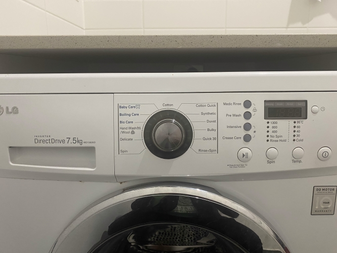 Second-hand LG 7.5kg Front Load Washing Machine - Photo 3)