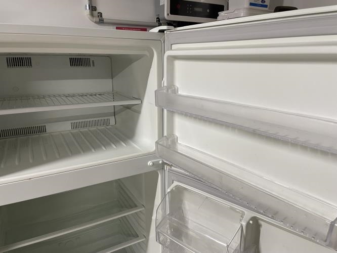 Second-hand Kelvinator 420L Top Mount Fridge - Photo 3)