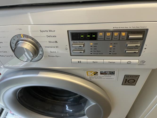 Second-hand LG 7kg Front Load Washing Machine - Photo 3)