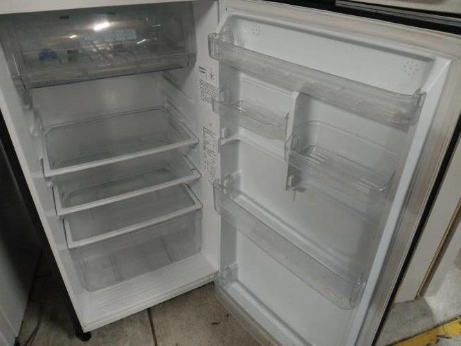 Second-hand Mitsubishi 260L Top Mount Fridge - Photo 3)