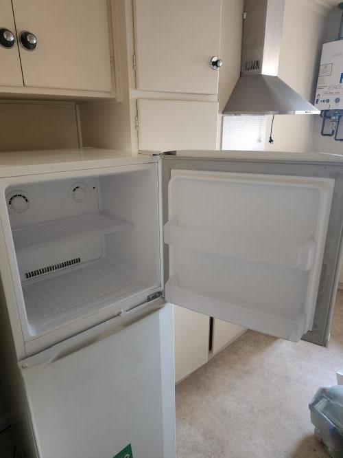 Second-hand LG 234L Top Mount Fridge - Photo 3)