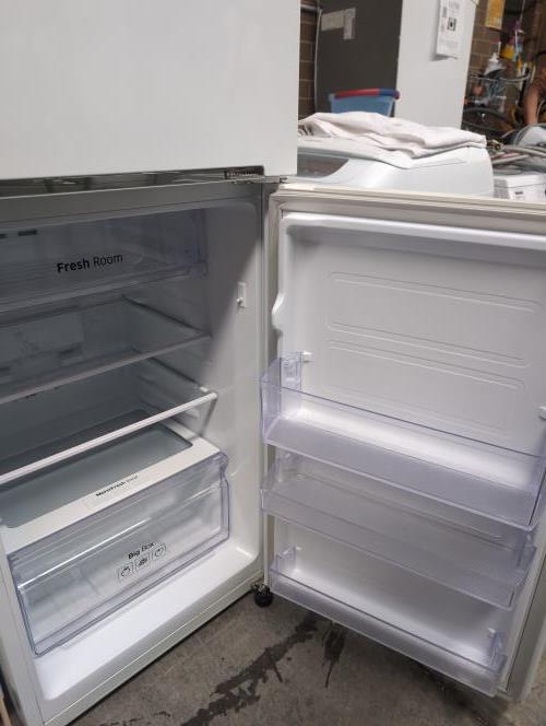 Second-hand Samsung 228L Top Mount Fridge - Photo 3)