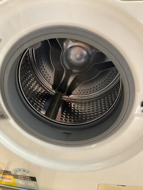 Second-hand Samsung 7.5kg Front Load Washing Machine - Photo 3)