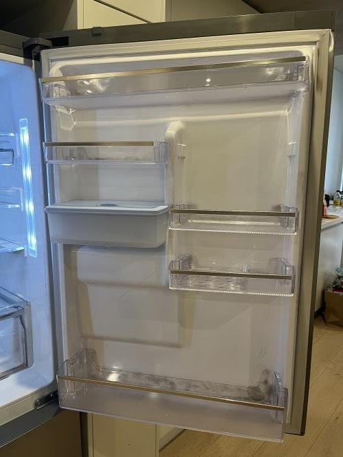 Second-hand Samsung 424L Bottom Mount Fridge - Photo 3)