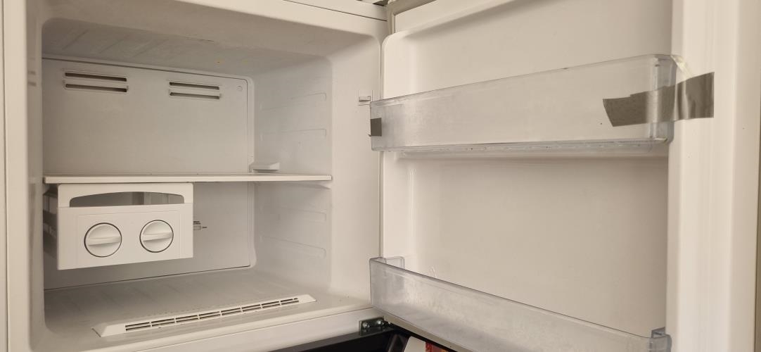 Second-hand Hisense 350L Top Mount Fridge - Photo 3)