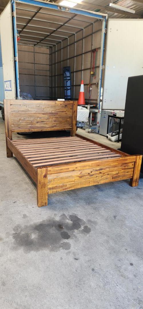 Second-hand Queen Size Bed Frame - Photo 3)