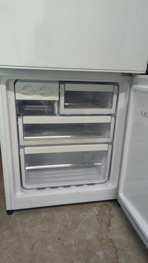 Second-hand Westinghouse 340L Bottom Mount Fridge - Photo 3)