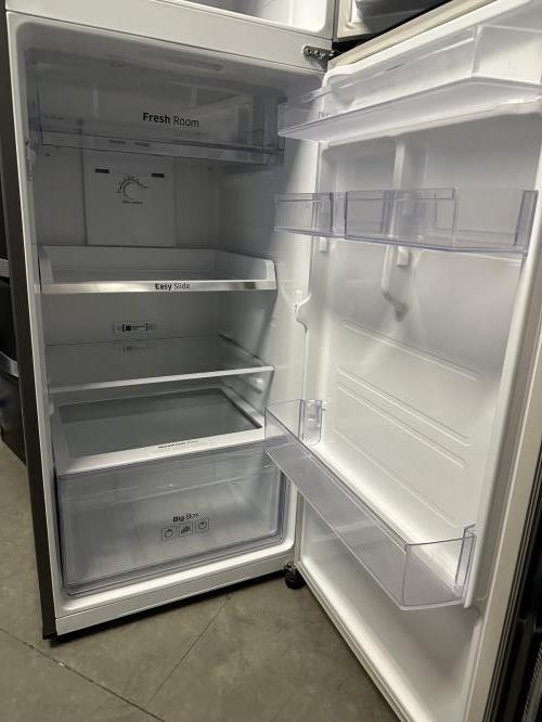 Second-hand Samsung 341L Top Mount Fridge - Photo 3)