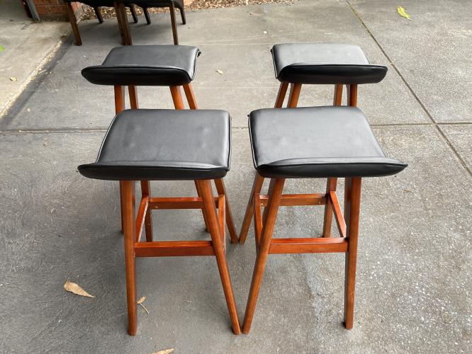 Second-hand Set of 4 Bar Stools - Photo 3)