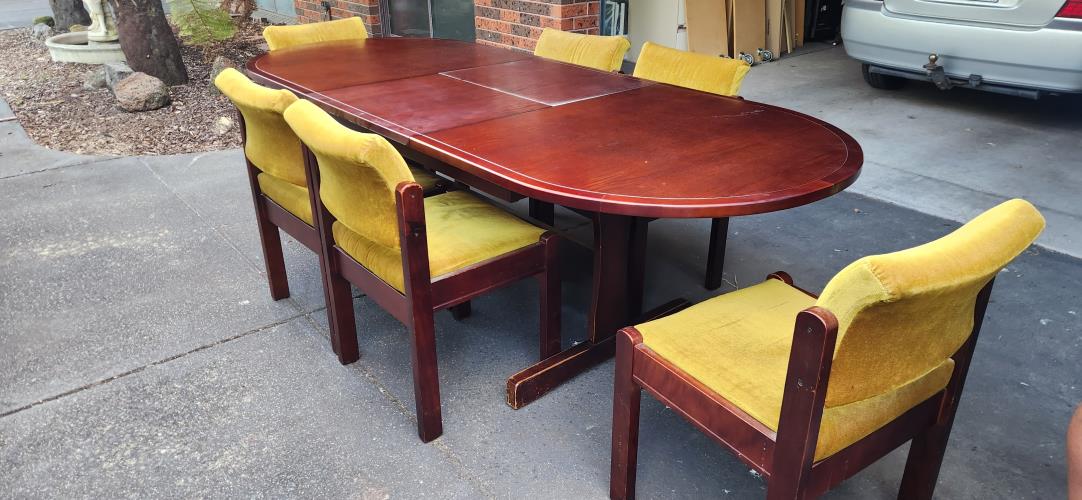 Second-hand Extendable Dining Table with 6 Chairs - Photo 3)