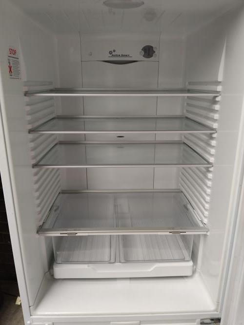 Second-hand Fisher & Paykel 442L Bottom Mount Fridge - Photo 3)