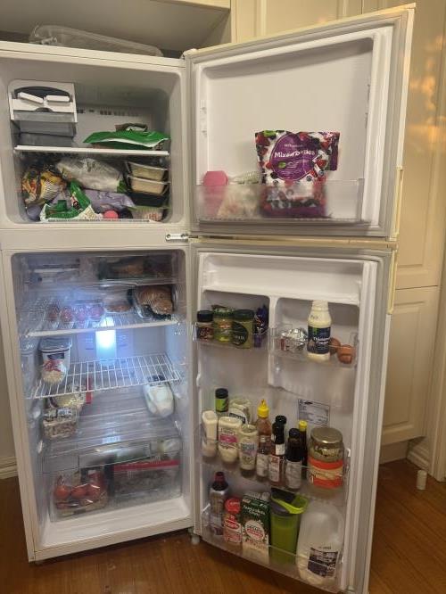 Second-hand Samsung 296L Top Mount Fridge - Photo 3)