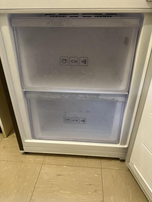 Second-hand Samsung 336L Top Mount Fridge - Photo 3)