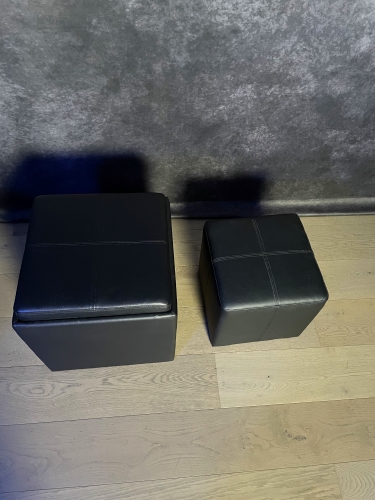 Second-hand Set of 2 Stylish Ottomans - Photo 3)