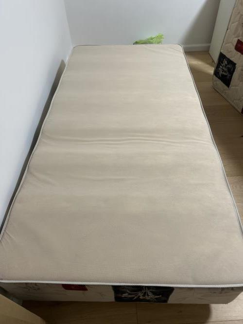 Second-hand Single Bed Base with matching Mattress - Photo 3)