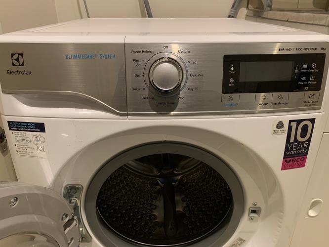 Second-hand Electrolux 9kg Front Load Washing Machine - Photo 3)