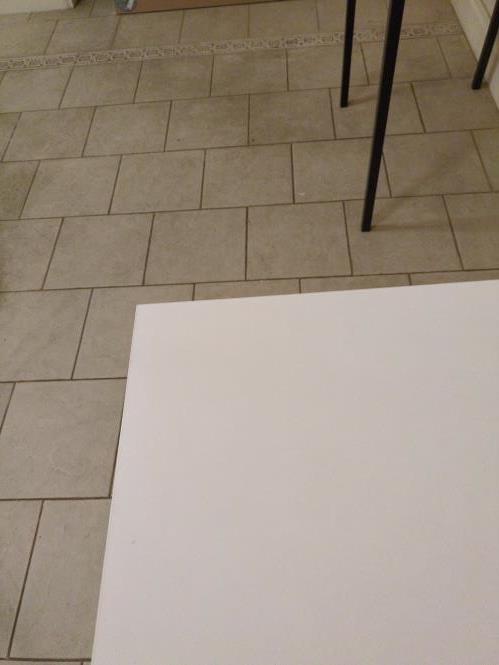 Second-hand Dining Table (no chairs) - Photo 3)