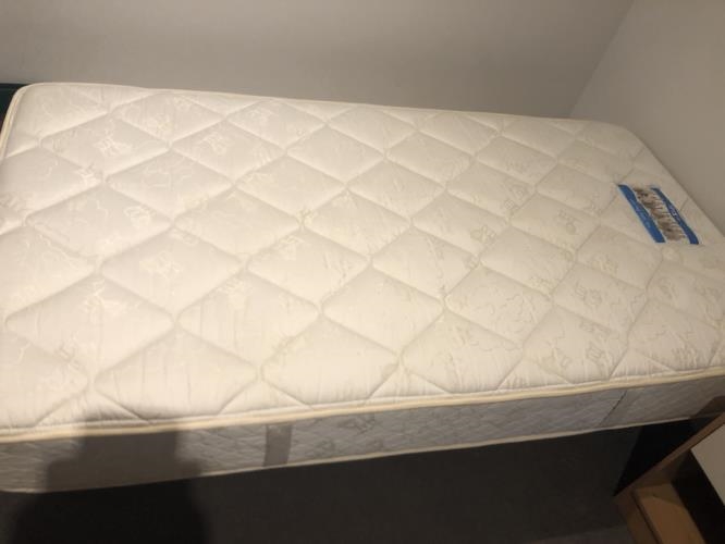 Second-hand Single Bed Base with Mattress on Castors - Photo 3)