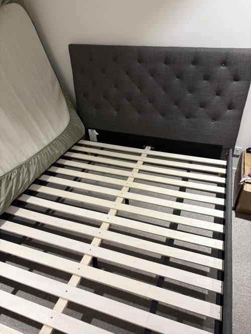 Second-hand Queen Bed Frame - Photo 3)