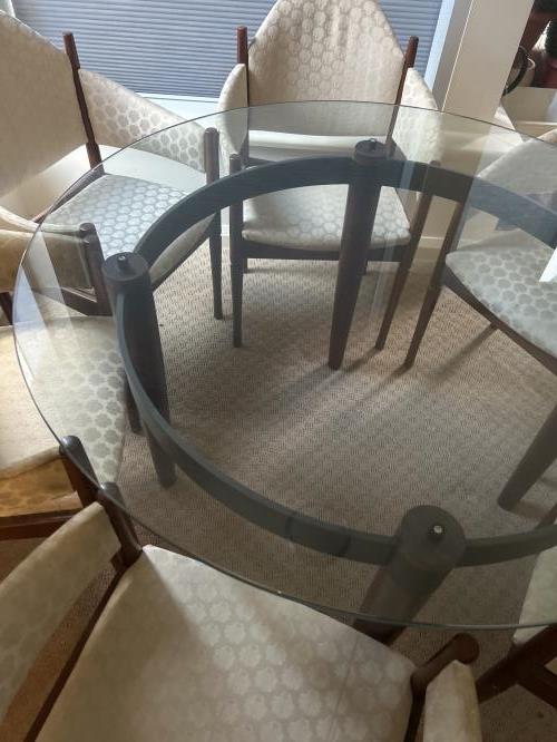 Second-hand Dining Table with 6 Chairs - Photo 3)