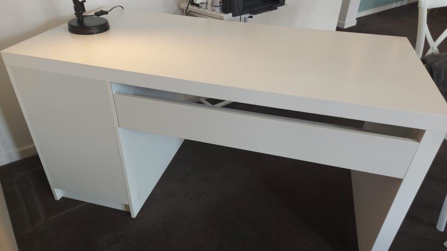 Second-hand IKEA Desk - Photo 3)