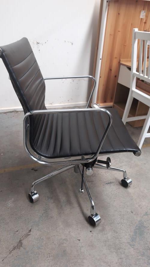 Second-hand Office Swivel Chair - Photo 3)