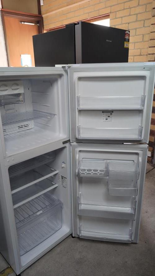 Second-hand Westinghouse 230L Top Mount Fridge - Photo 3)