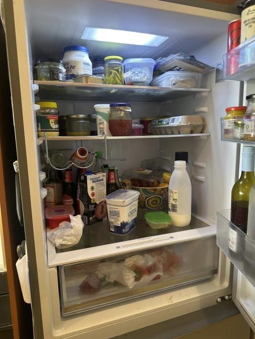 Second-hand Chiq 396L Bottom Mount Fridge - Photo 3)