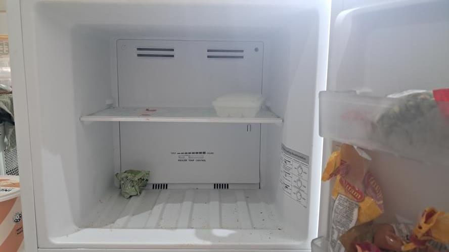 Second-hand Hisense 205L Top Mount Fridge - Photo 3)