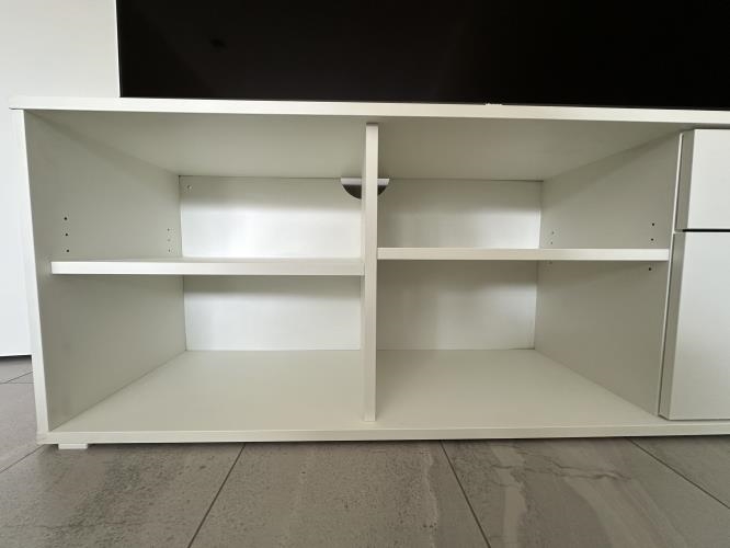 Second-hand IKEA TV Stand - Photo 3)