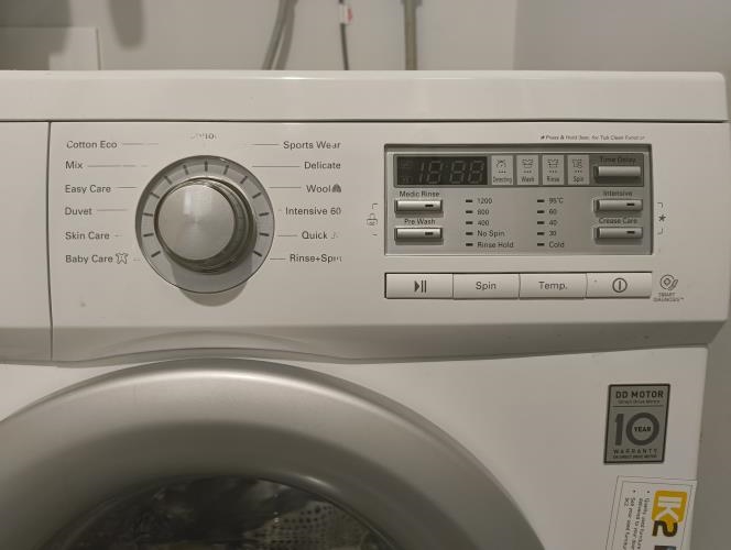Second-hand LG 7kg Front Load Washing Machine - Photo 3)
