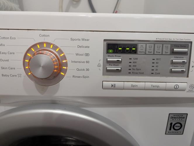 Second-hand LG 7kg Front Load Washing Machine - Photo 3)