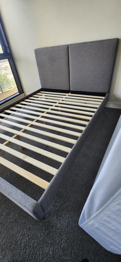 Second-hand Queen Size Bed Frame - Photo 3)