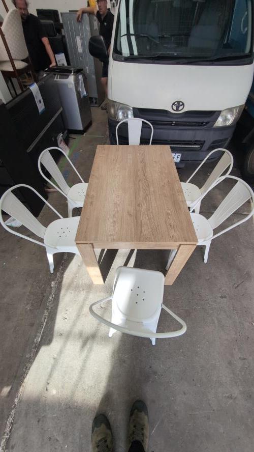 Second-hand Dining Table with 6 Chairs - Photo 3)