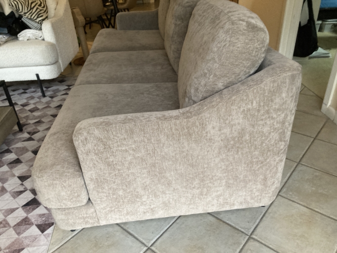 Second-hand Three Seater Sofa - Photo 3)