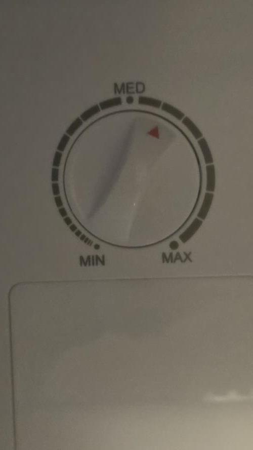 Second-hand Chiq 216L Top Mount Fridge - Photo 3)