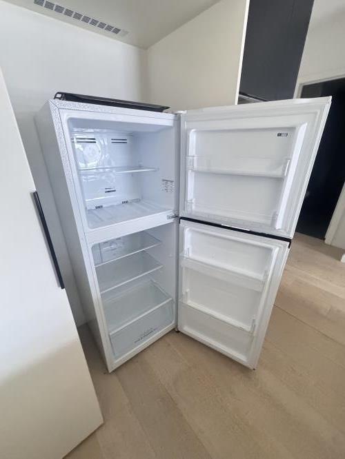 Second-hand Hisense 205L Top Mount Fridge - Photo 3)