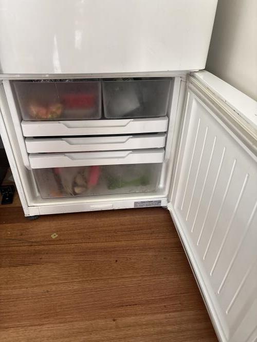 Second-hand Fisher & Paykel 442L Bottom Mount Fridge - Photo 3)