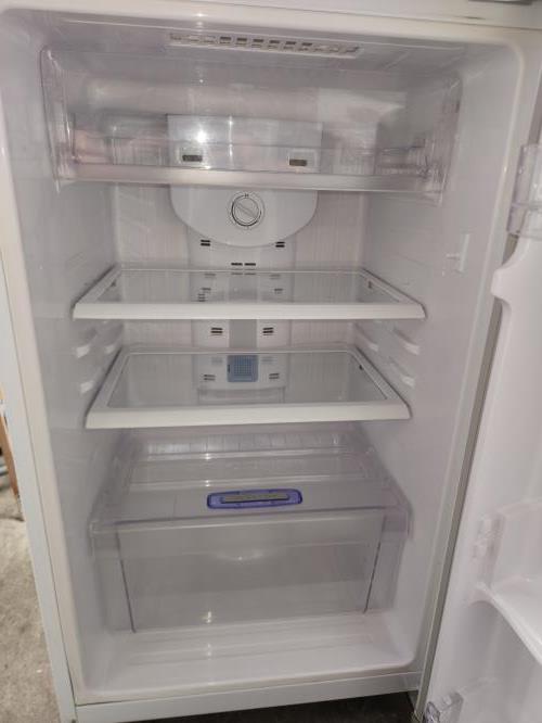 Second-hand Samsung 216L Top Mount Fridge - Photo 3)