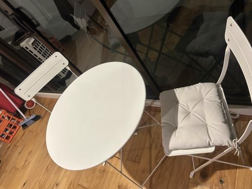Second-hand IKEA Outdoor Table with 2 Chairs - Photo 3)