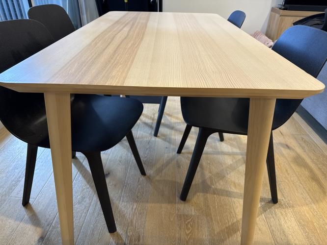 Second-hand IKEA Dining Table with 4 Chairs - Photo 3)